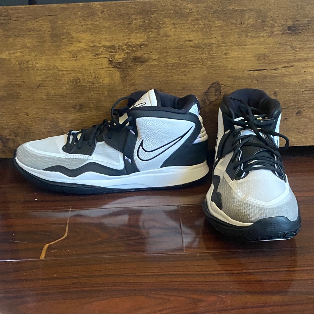 Nike Men's Black and White High-Top Sneakers